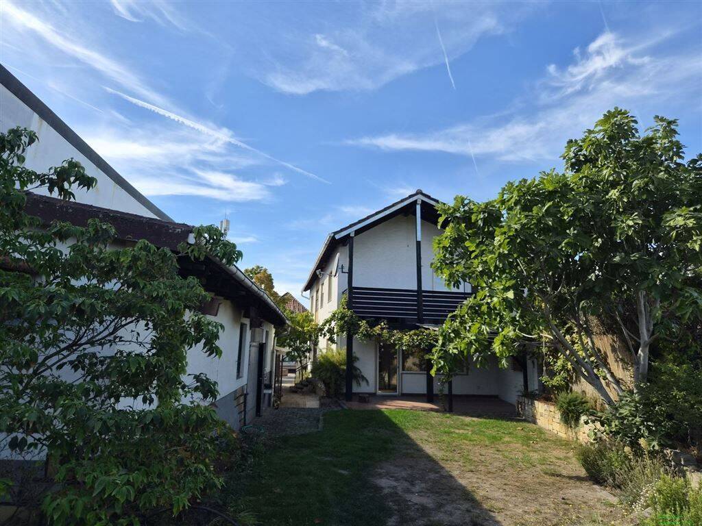 Wohnhaus mit schönem Garten, Garage, Schuppen und Sauna, 67256 Weisenheim am Sand