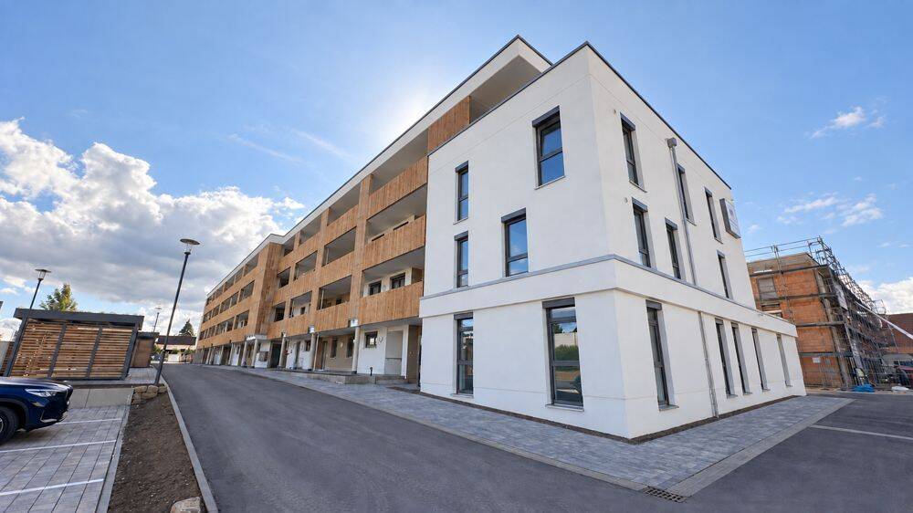 Neubau „Service Wohnen“ in Breitengüßbach: Schöne 2-Zimmer-Wohnung mit Terrasse, 96149 Breitengüßbach