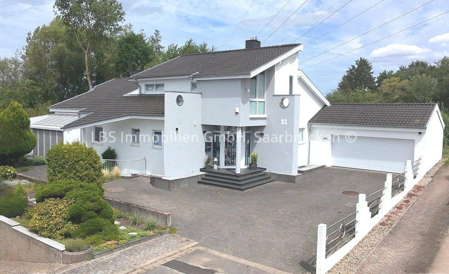 Architektonische Eleganz trifft auf exklusiven Wohnkomfort, 66773 Schwalbach