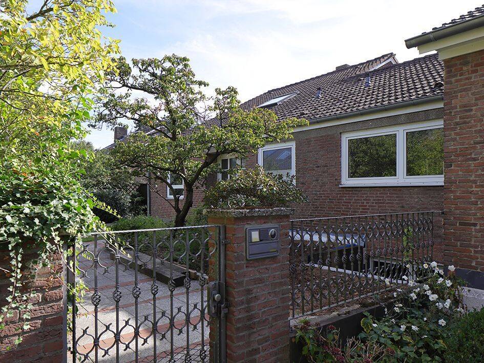 Einfamilienhaus und Garage im Stadtteil Bult zum Kauf – provisionsfrei, 30173 Hannover