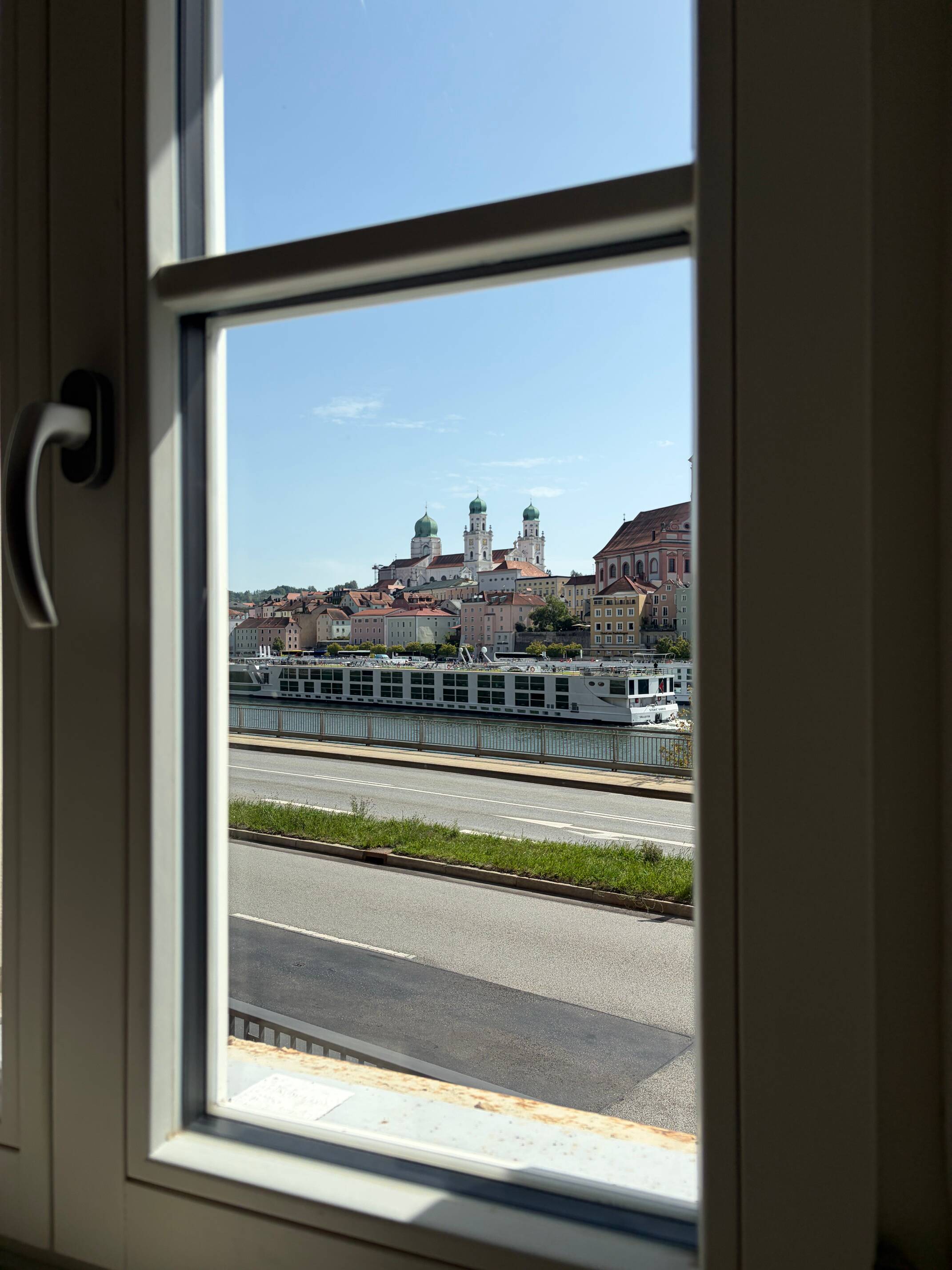 ERSTBEZUG nach Modernisierung. TRAUMHAFTER AUSBLICK. Klimaanlage. Einbauküche., 94034 Passau (Altstadt Grubweg Hacklberg Hals)