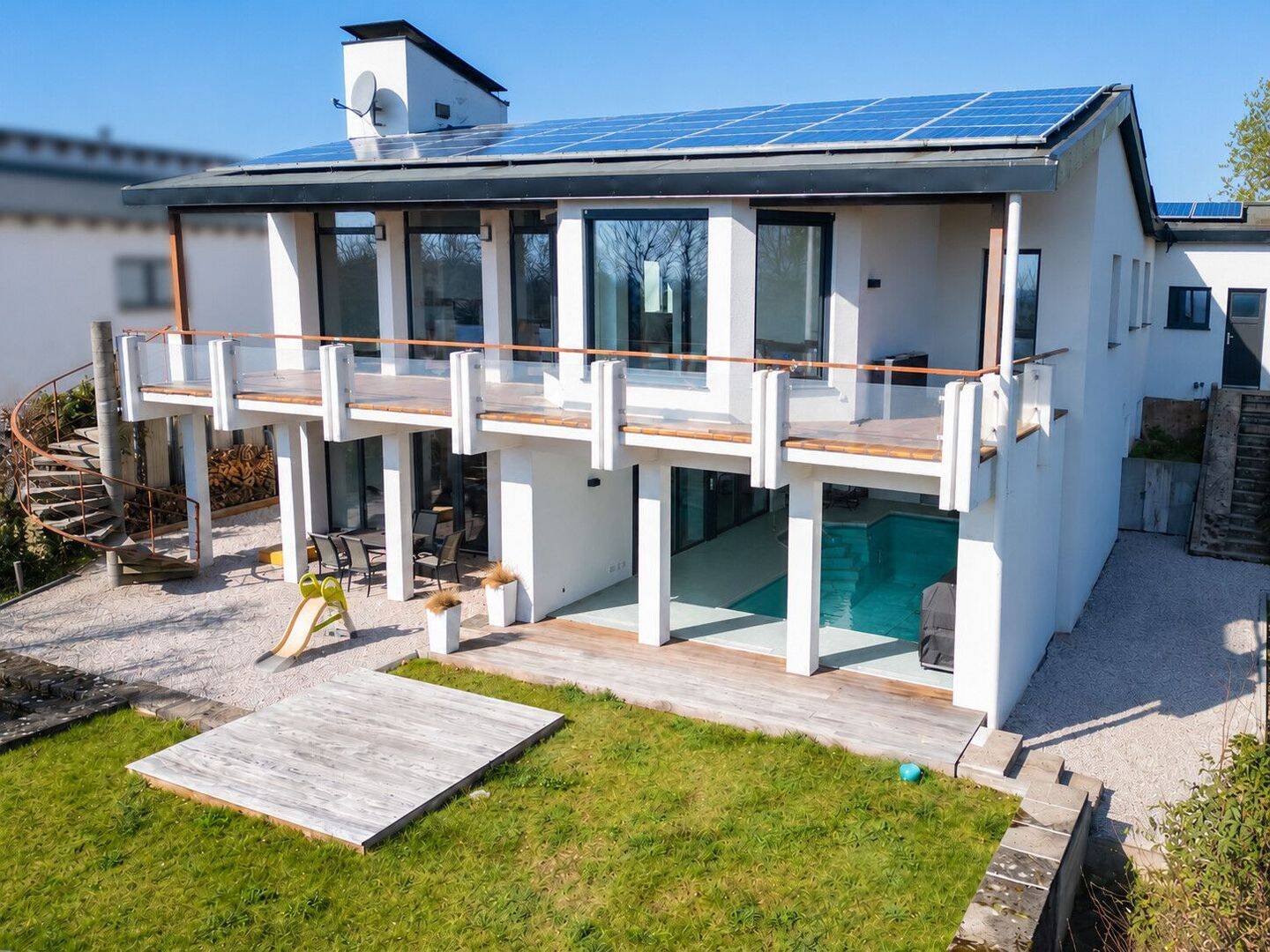 Architektenhaus mit hoher Energieeffizienz und eindrucksvoller Panoramasicht, 66802 Überherrn