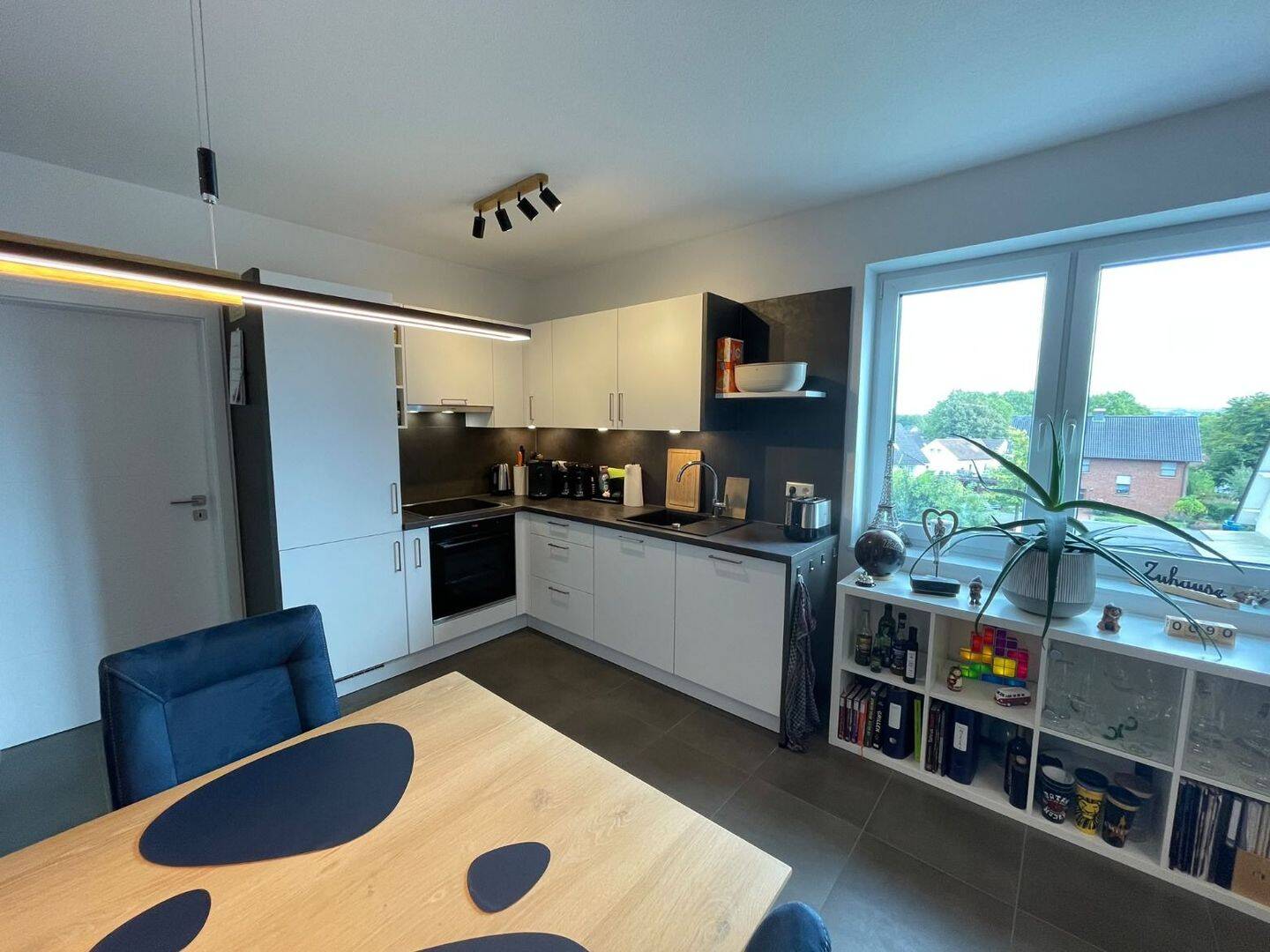 Moderne 3 Zimmer Dachgeschosswohnung inkl. Einbauküche, 32549 Bad Oeynhausen