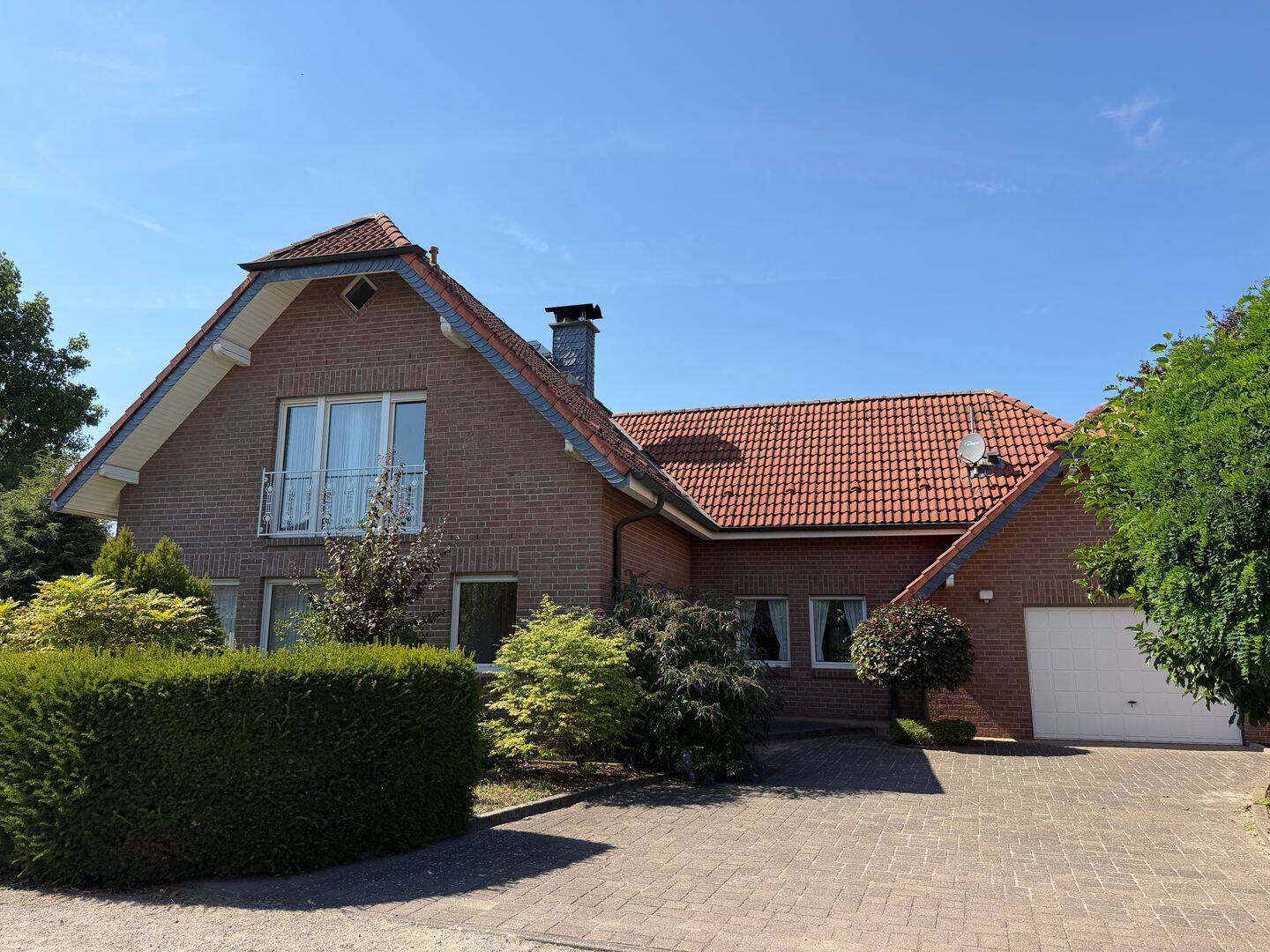 Idyllisches Einfamilienhaus mit Wintergarten, Sauna, Kamin und parkähnlichem Garten in Schwalmtal, 41366 Schwalmtal