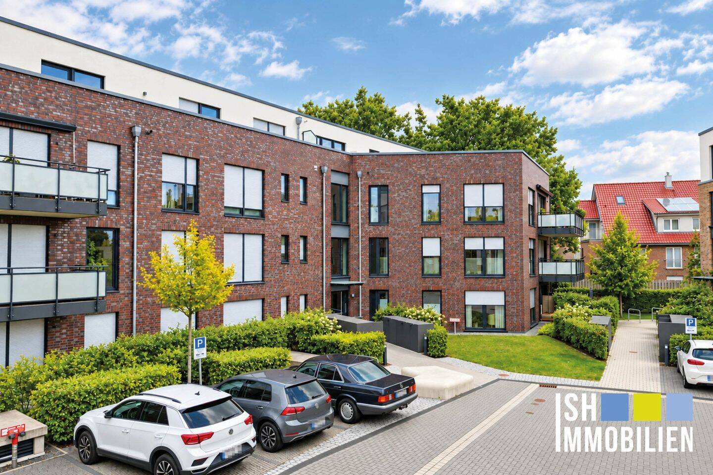 Campe Carré: Stielvolle 3-Zimmer-Wohnung mit Balkon und 2 Tiefgaragenstellplätzen, 21680 Stade