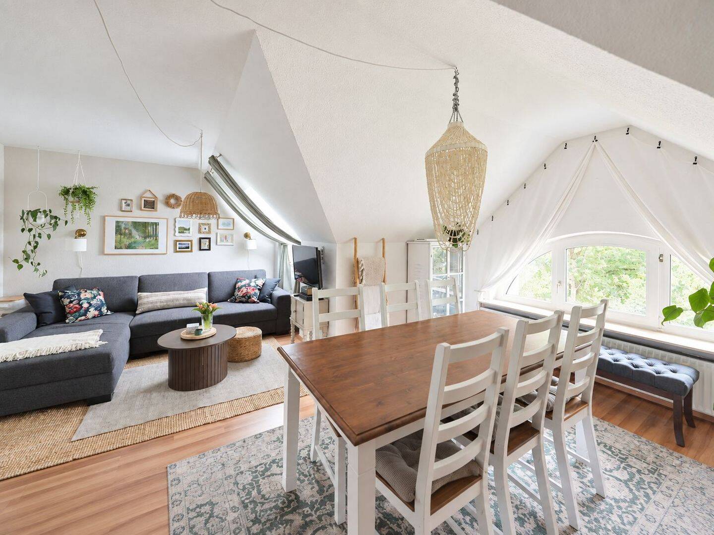 == Schöne 3-Zimmerwohnung in einer Stadtvilla ==, 32791 Lage