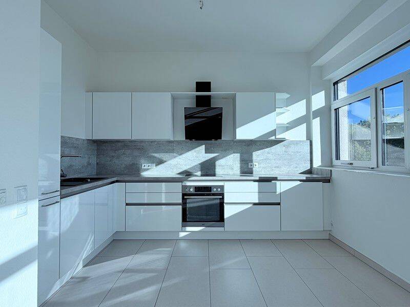 Hochwertige 3-Zimmer-Wohnung mit Balkon und Blick ins Grüne!, 56077 Koblenz