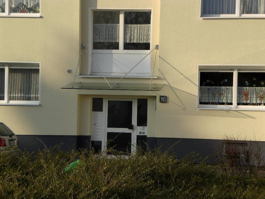 Für die kleine Familie – gemütliche 3-Zimmerwohnung mit Laminatboden, 47228 Duisburg (Bergheim Friemersheim Hochemmerich Winkelhausen)