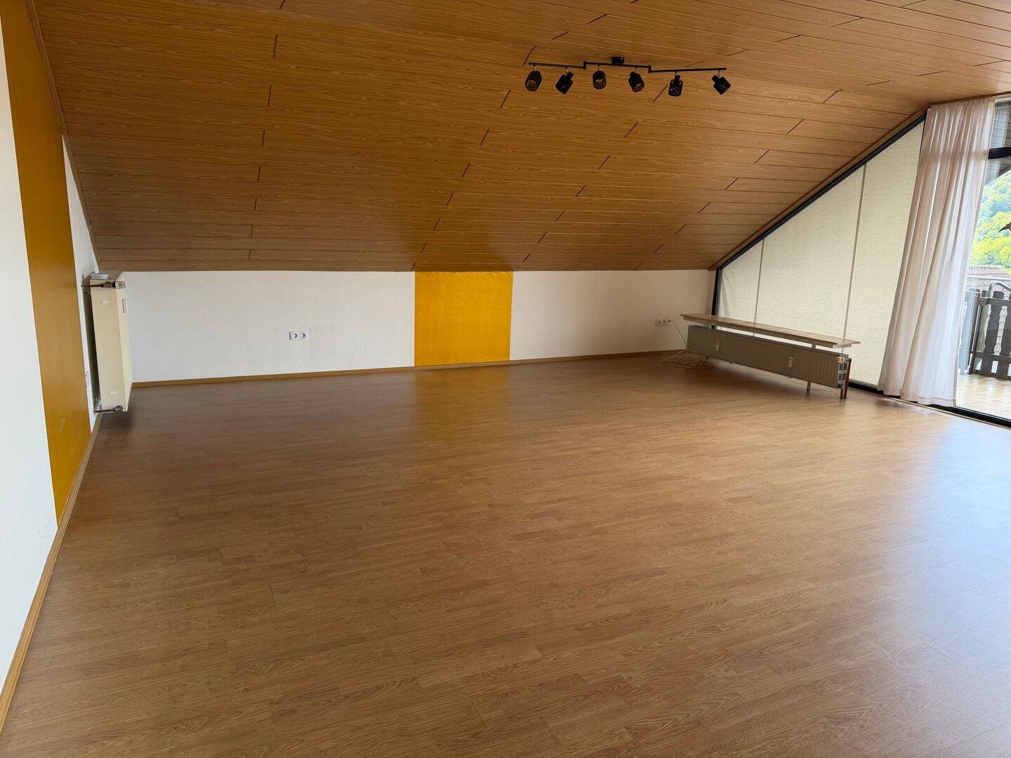 Große helle, gepflegte Wohnung mit Balkon zu vermieten, 66701 Beckingen