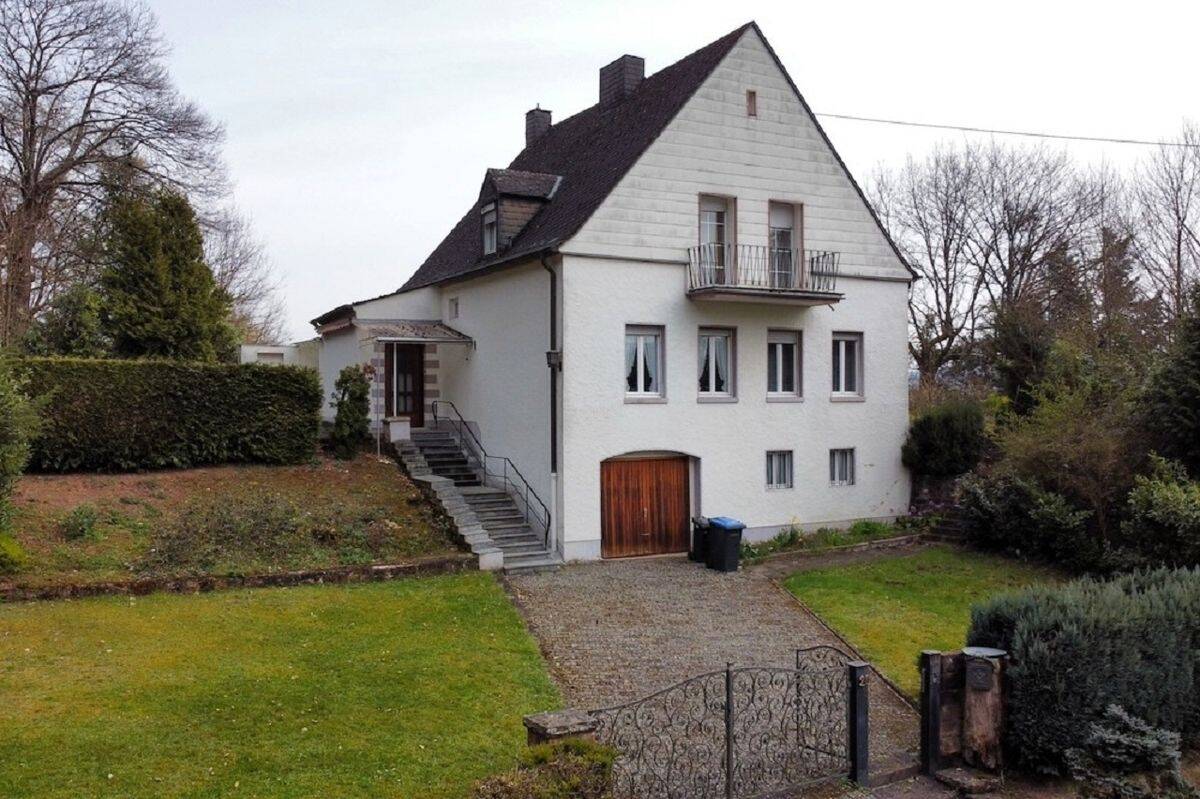 Großzügiges Einfamilienhaus auf weitläufigem Grundstück in Trier-Pfalzel, 54293 Trier