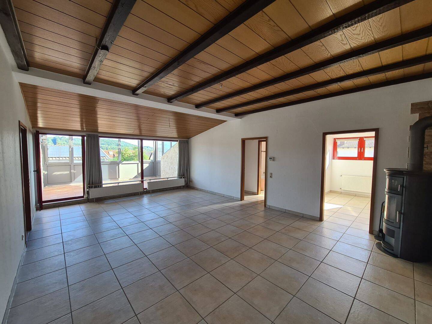 Attraktive Eigentumswohnung mit Wintergarten, Carport und Stellplatz in gepflegter Wohnanlage, 66424 Homburg