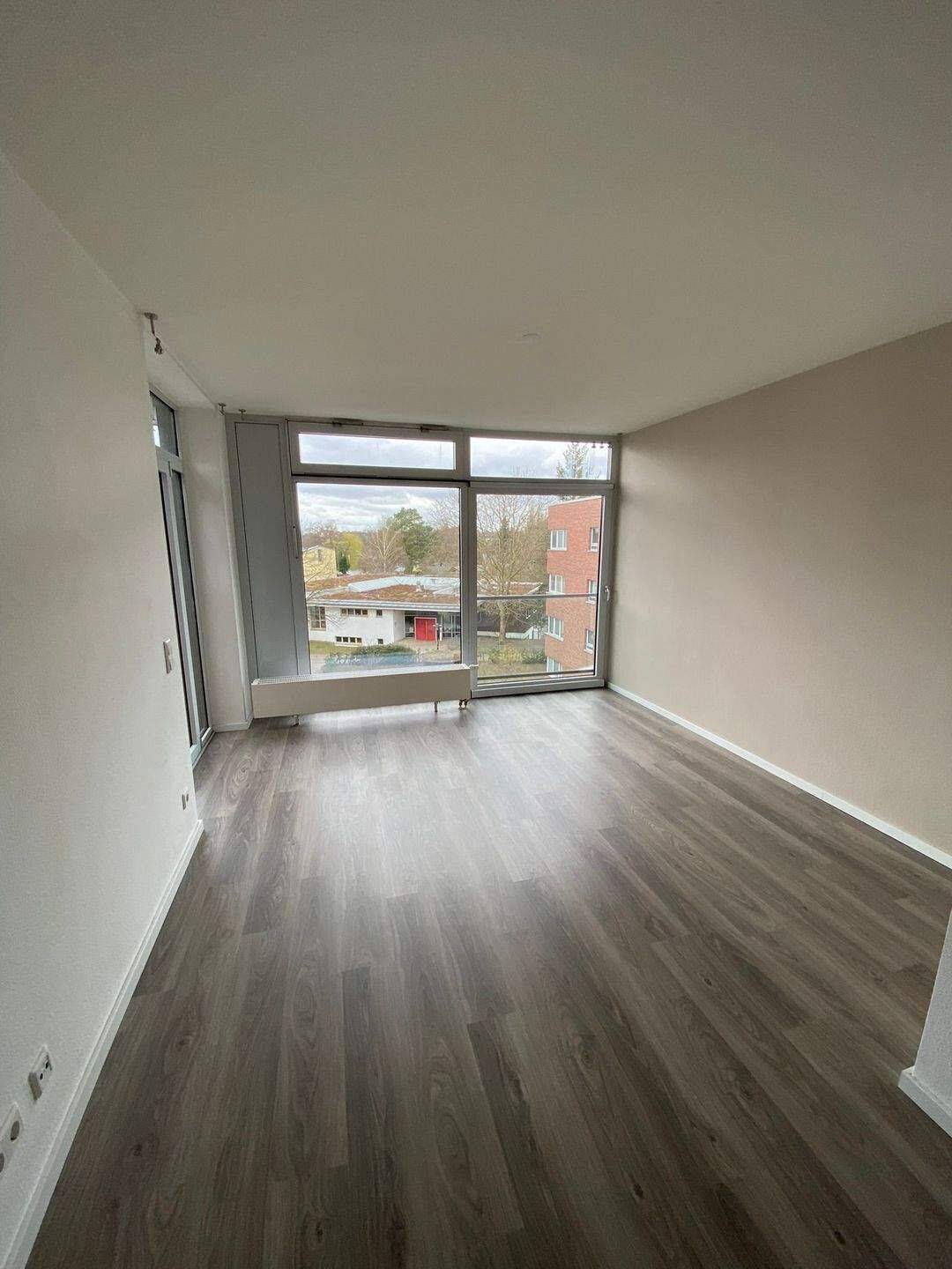 Idyllisch gelegene 2 Zimmer Wohnung *Wannenbad *Abstellraum *Balkon *kleiner Keller *EBK *Aufzug, 12555 Berlin (Treptow-Köpenick Köpenick)