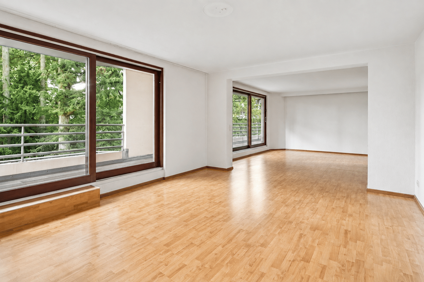 Viel Platz und Lebensqualität: Großzügige Eigentumswohnung mit umlaufendem Südost-Balkon, 12247 Berlin (Steglitz-Zehlendorf Lankwitz Steglitz)