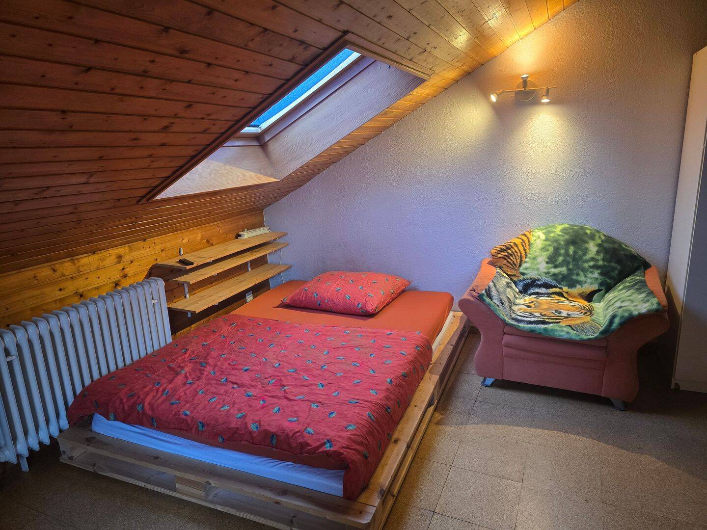 1 Zimmer zur Untermiete in einem Einfamilienhaus mit 140 qm und Garten, 76327 Pfinztal
