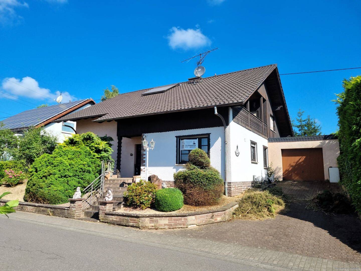 Ein – Zweifamilienhaus in hervorragender Lage von Diefflen, 66763 Dillingen/Saar