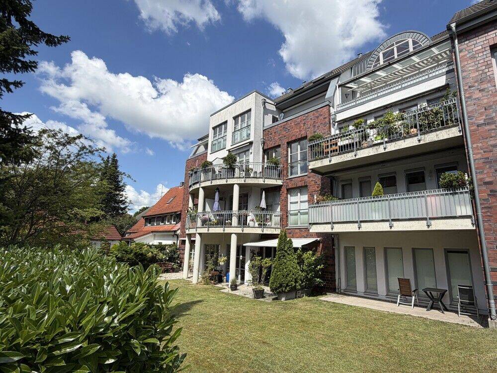 Moderne und barrierefreie Wohnung im Rissener Dorfkern mit Tiefgaragenstellplatz, 22559 Hamburg (Altona Rissen)