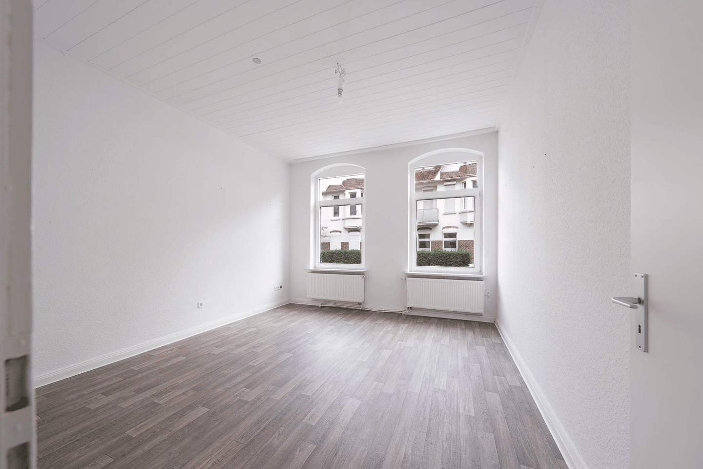 Wohnen am Emder Wall – sanierte 3-Zimmer-Wohnung in Emden, 26721 Emden (Barenburg Conrebbersweg Früchteburg Harsweg Stadtzentrum)
