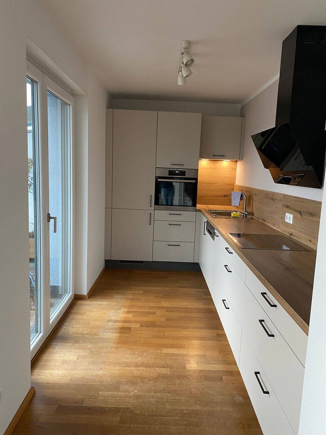 Stilvolle, helle 3-Zimmer-Dachgeschosswohnung mit großer Dachterrasse in der Fürther Südstadt, 90763 Fürth (Südstadt Weikershof)