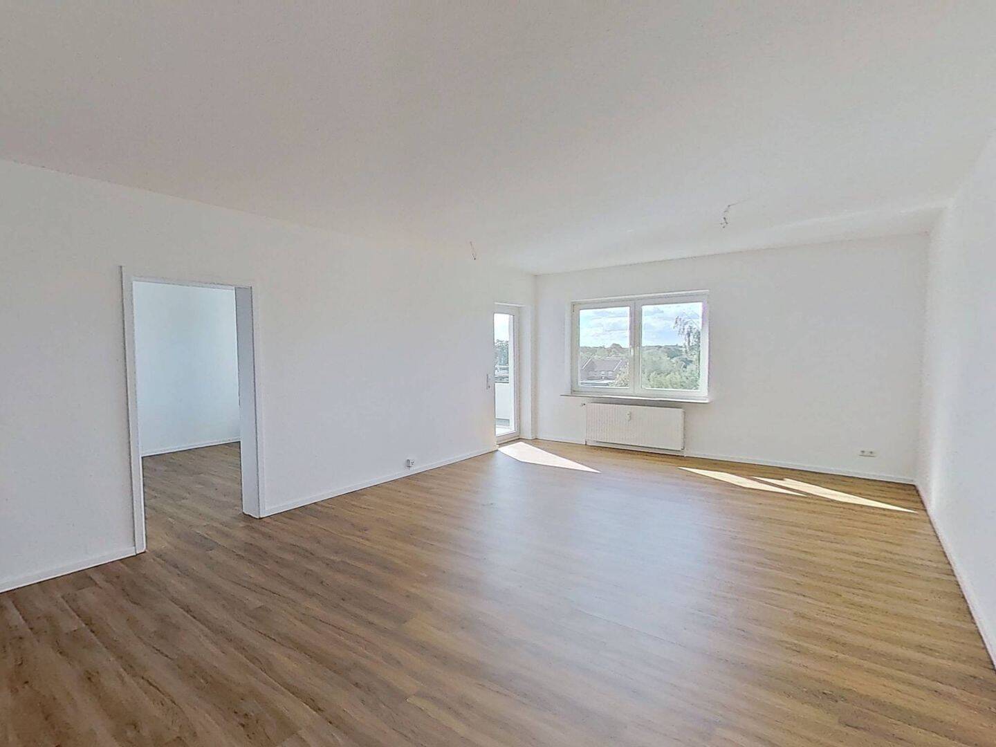 Große 2-Zi.-Whg. mit BALKON und viel Lichteinfall, 24941 Flensburg (Friesischer Berg Sandberg Südstadt Weiche Westliche Höhe)