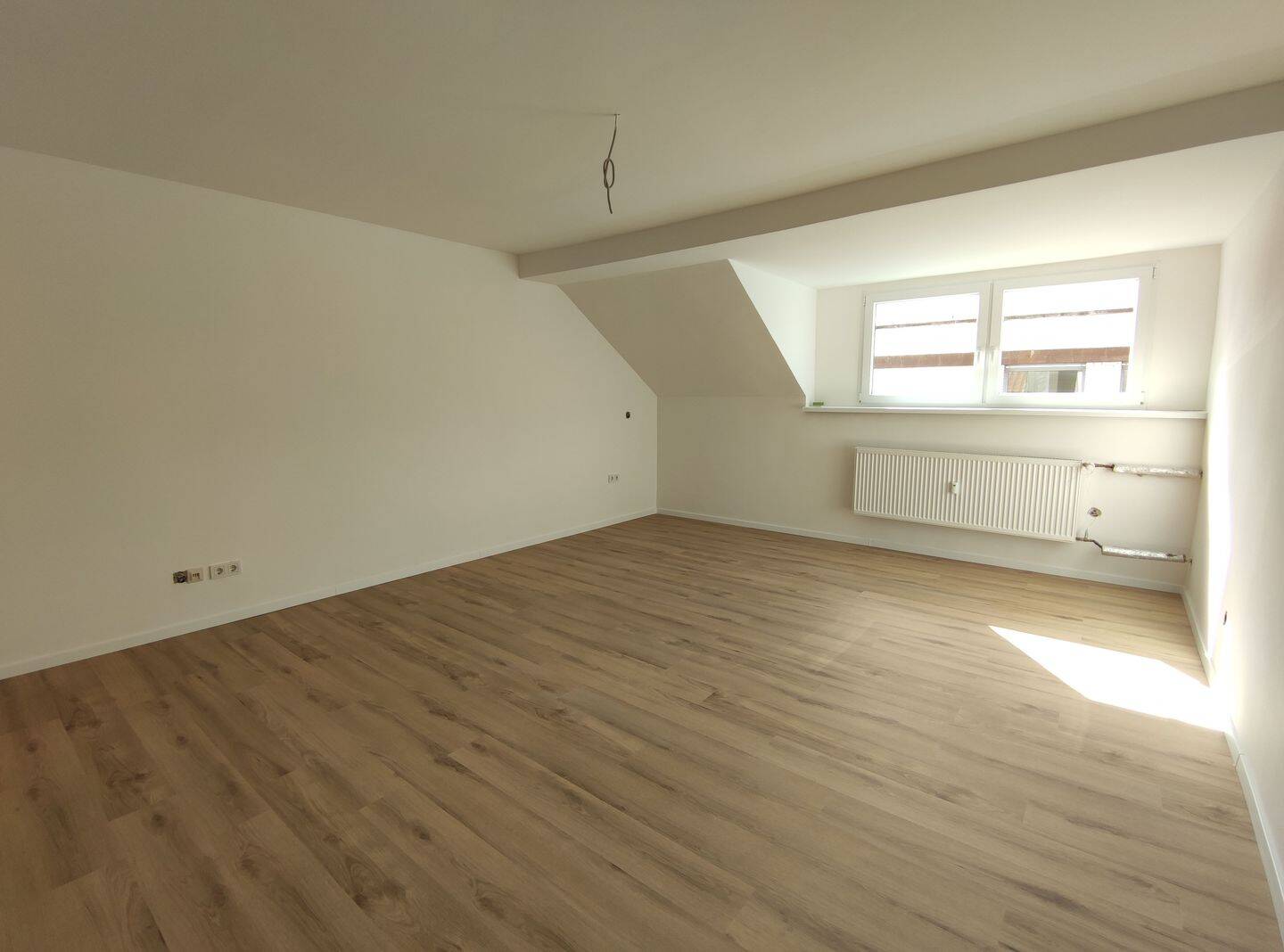 Großzügig geschnittene 4-Zimmer Dachgeschosswohnung in der Innenstadt von Lünen, 44532 Lünen