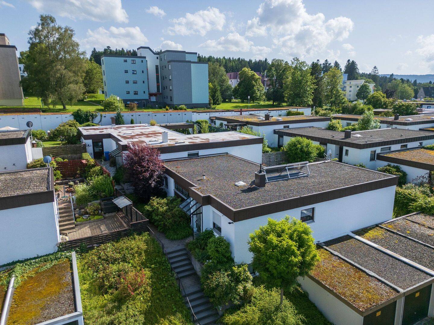 Großzügiger Bungalow in Sulgen mit Wohnen auf einer Ebene und zwei Garagen, 78713 Schramberg