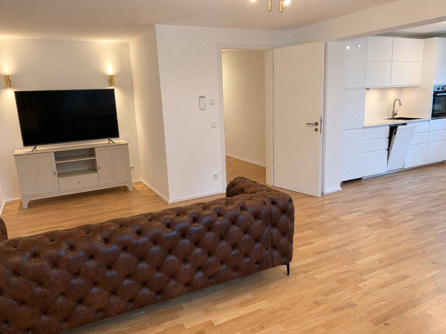 möblierte Wohnung mit Balkon – modern, hochwertig & sofort bezugsbereit, 83313 Siegsdorf