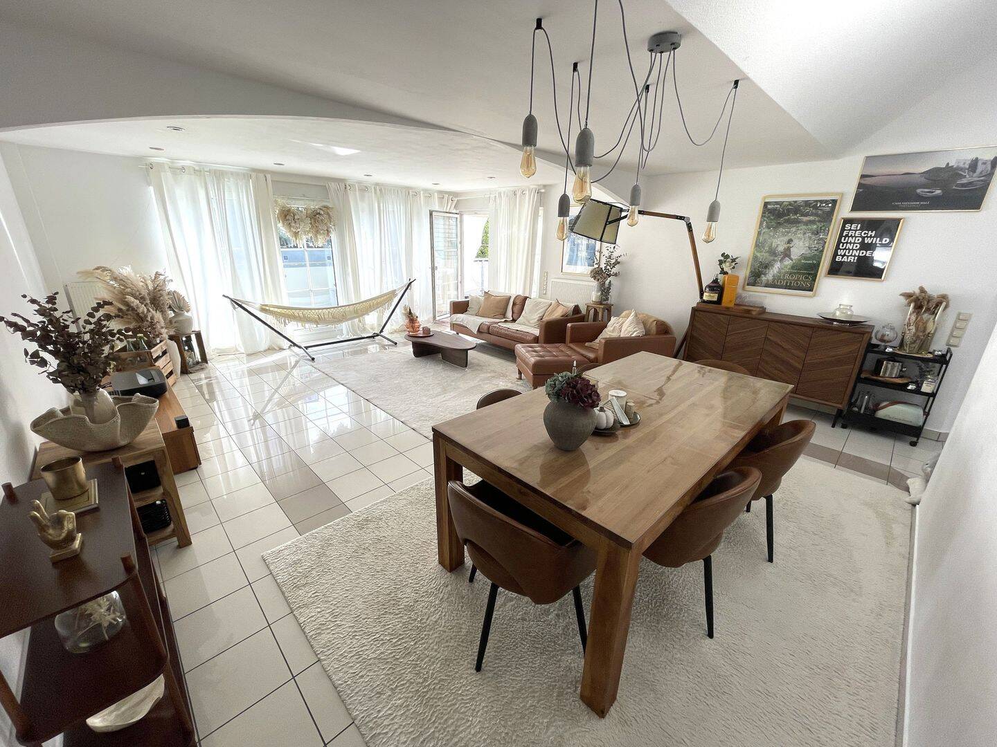 Moderne 4-Zimmer-Eigentumswohnung mit toller Dachterrasse und Garage, 58509 Lüdenscheid