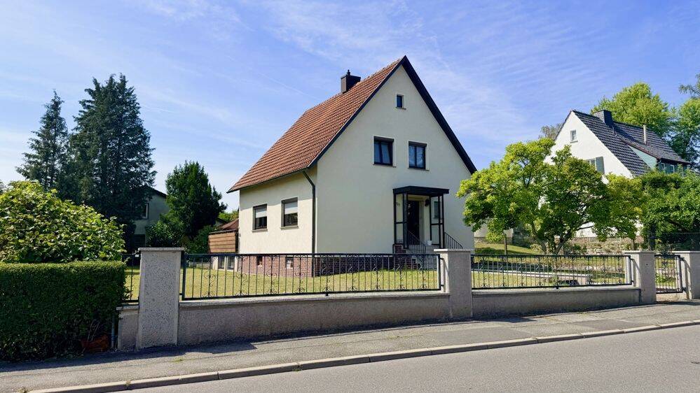 Sonniges Einfamilienhaus mit schönem Garten und Garage, 96465 Neustadt b. Coburg