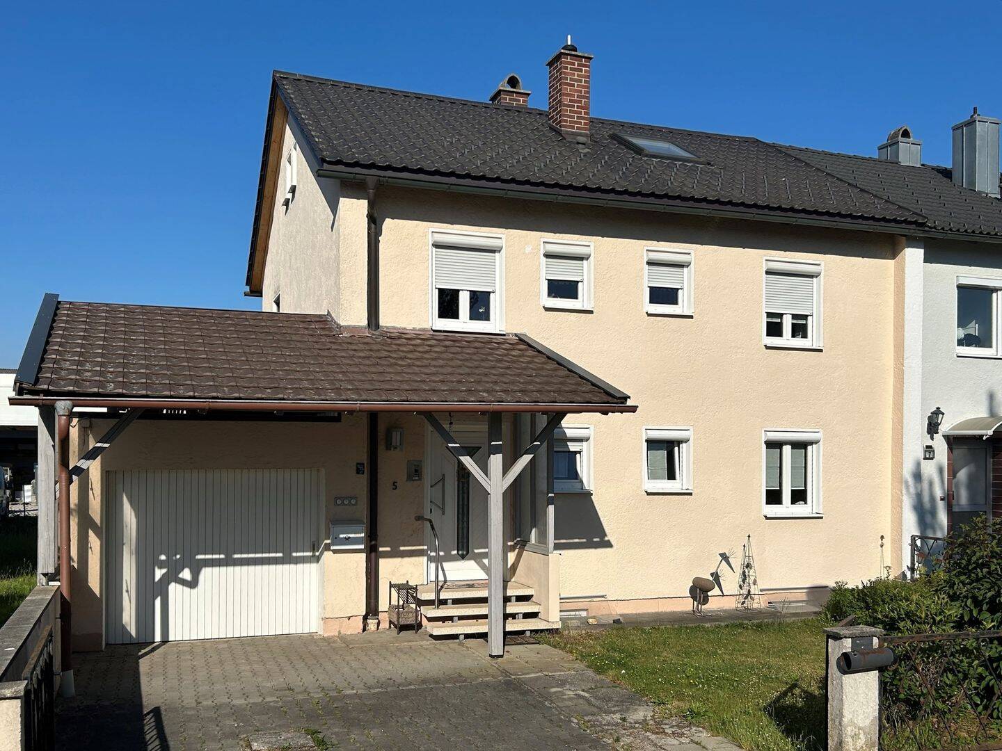 Geräumiges Reihenendhaus mit ruhigem Garten, 94522 Wallersdorf
