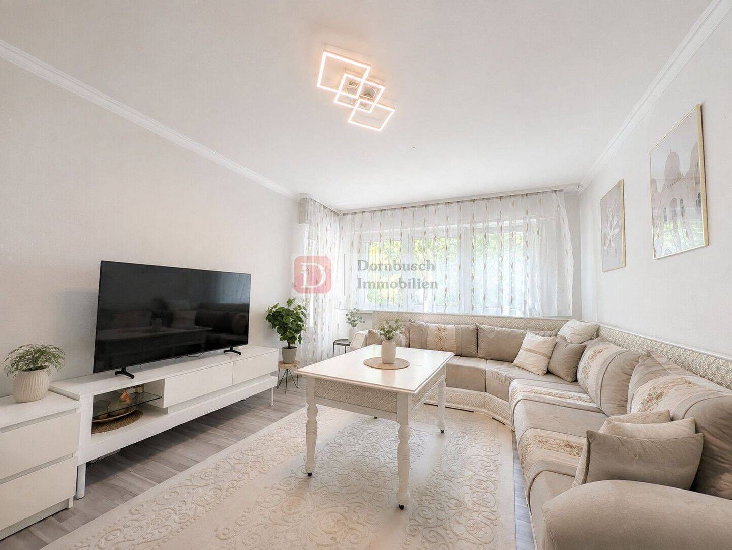 Top!! Sehr Gepflegte 2-Zimmer-Wohnung mit Balkon und Einbauküche, 65933 Frankfurt am Main (Griesheim)
