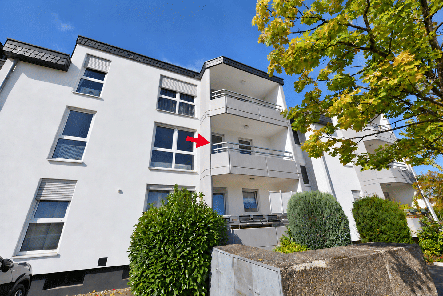 Frisch renovierte 2-Zimmer-Wohnung mit Balkon und Stellplatz – sofort bezugsfrei, 53773 Hennef (Sieg)