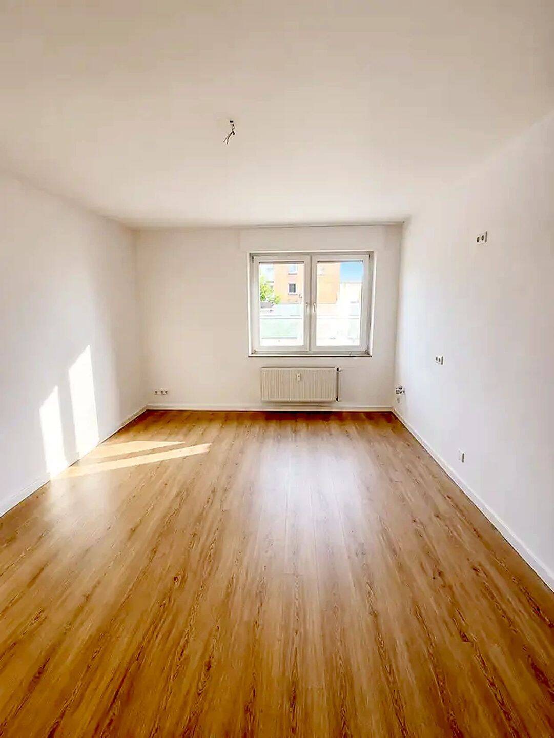 Frisch Renovierte 2 Zimmer Wohnung 58m2, 47445 Moers
