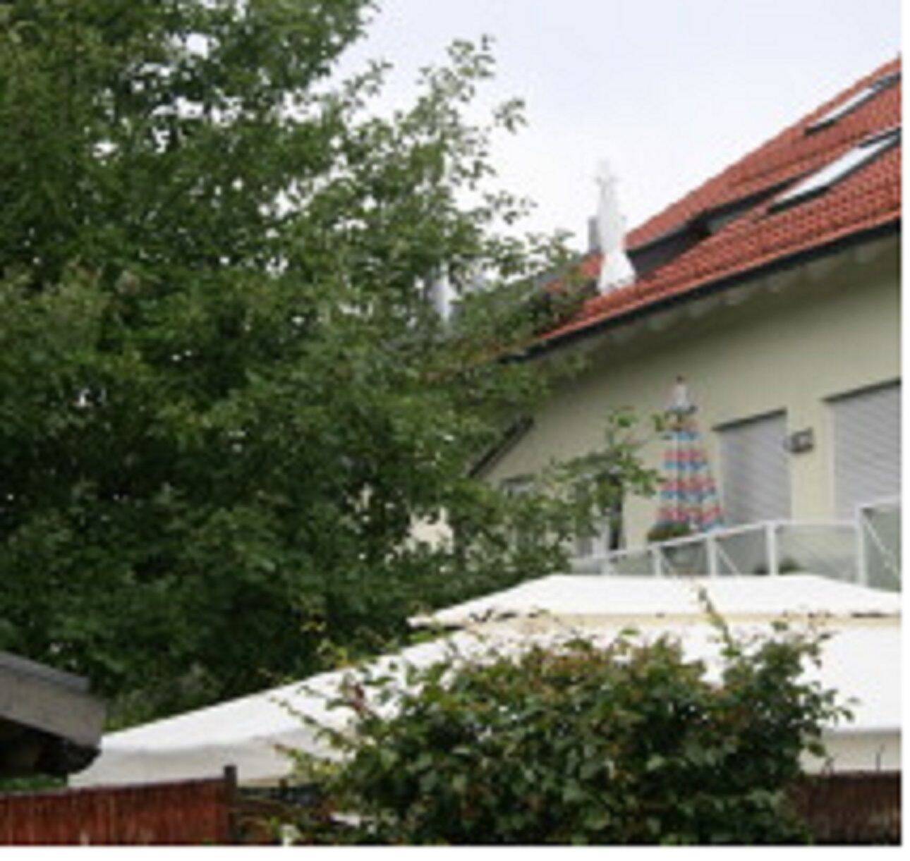 Schöne 2,5 Zimmer DG Wohnung mit Dachterasse und Balkon, 81735 München (Berg am Laim Ramersdorf-Perlach Trudering-Riem)