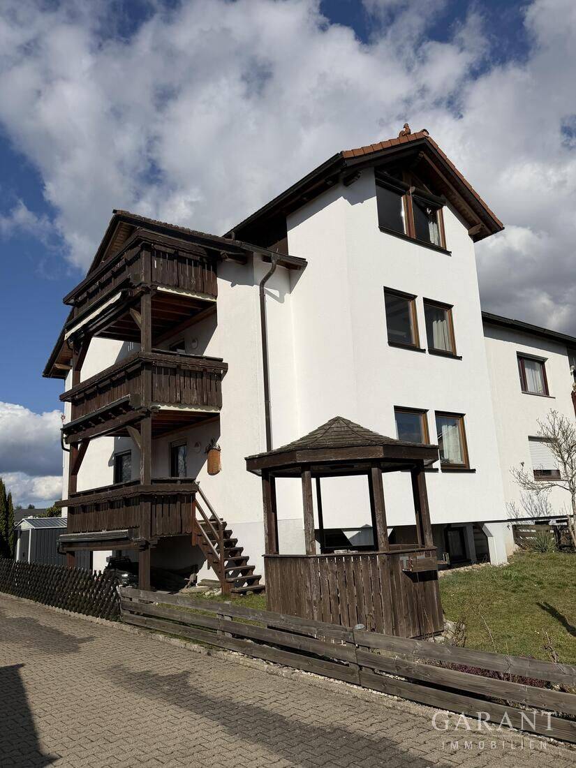 Ihr neues Zuhause! Charmante 3 Zimmer-Dachwohnung mit Balkon und Stellplatz, 71566 Althütte