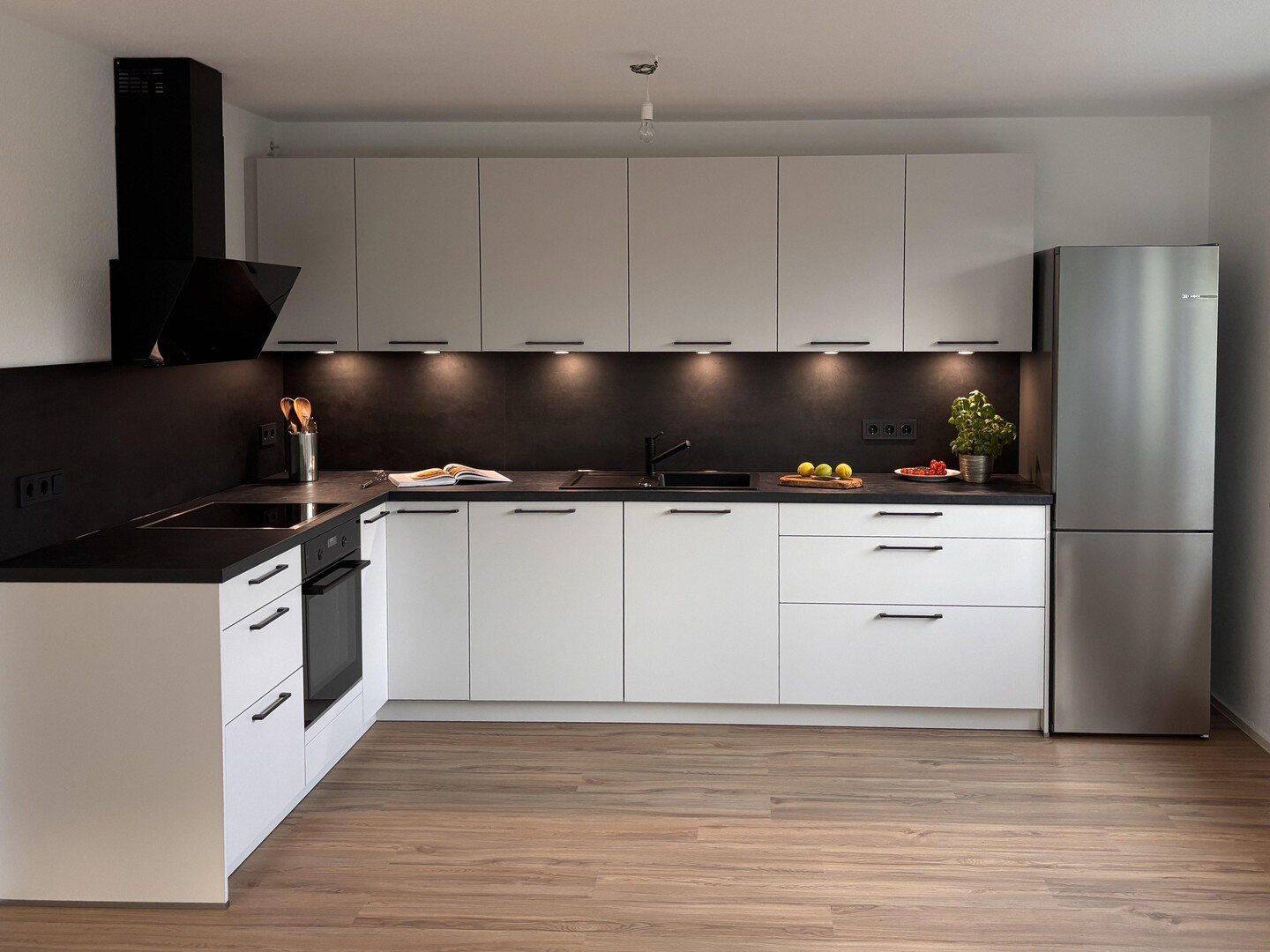 Helle 2-Zimmer-Neubau-Wohnung mit Küche, Balkon und 2 Stellplätzen in Nürtingen-Oberensingen, 72622 Nürtingen