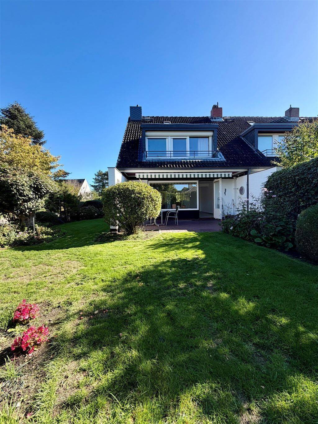 Bezugsfreies Reihenendhaus mit Balkon, Terrasse, Garage uvm. // Ebereschenweg, Altenholz, 24161 Altenholz