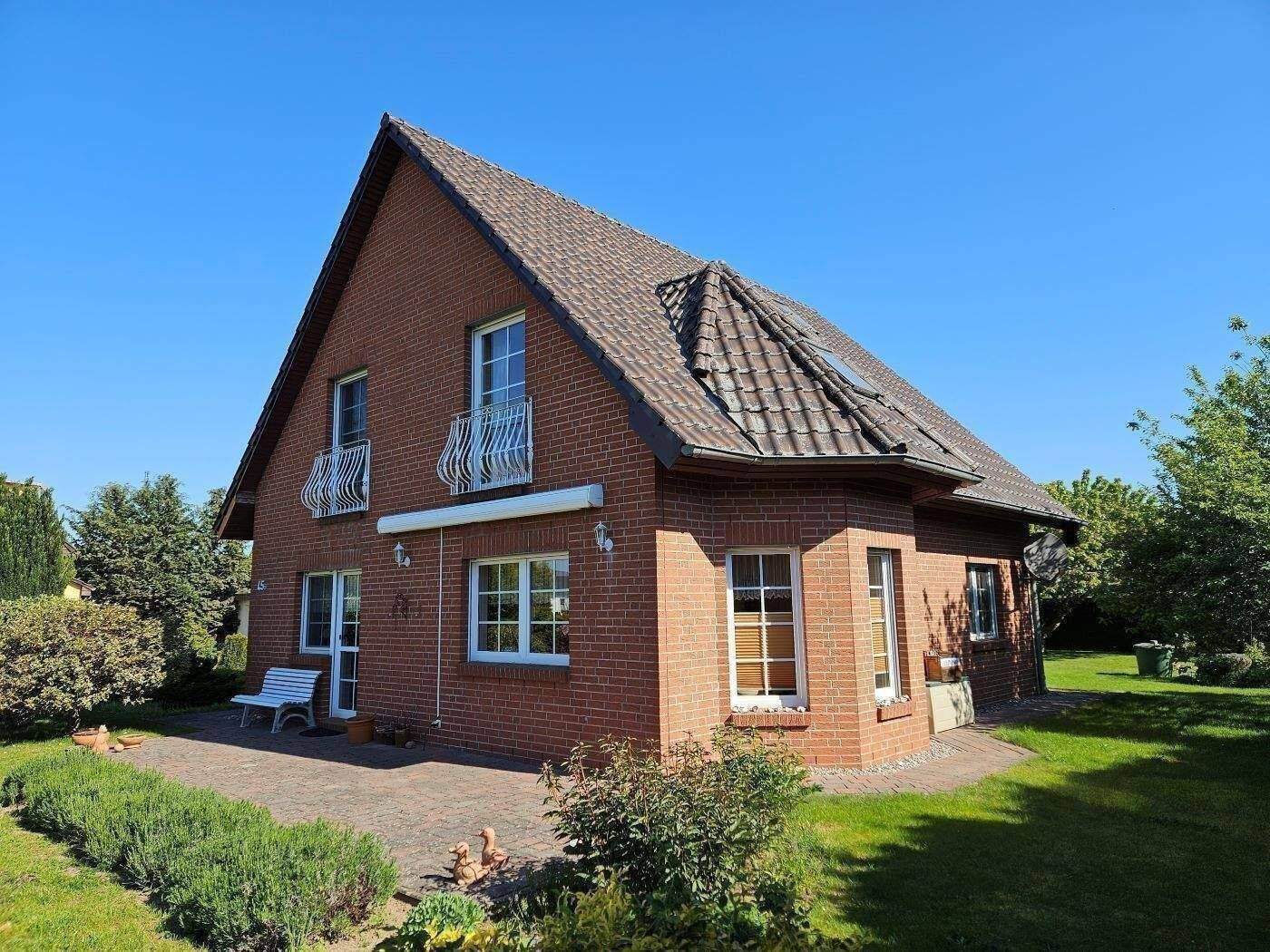 Direkt zum Einzug, Haus mit Hof Garagen, Carport und Garten, 17389 Anklam