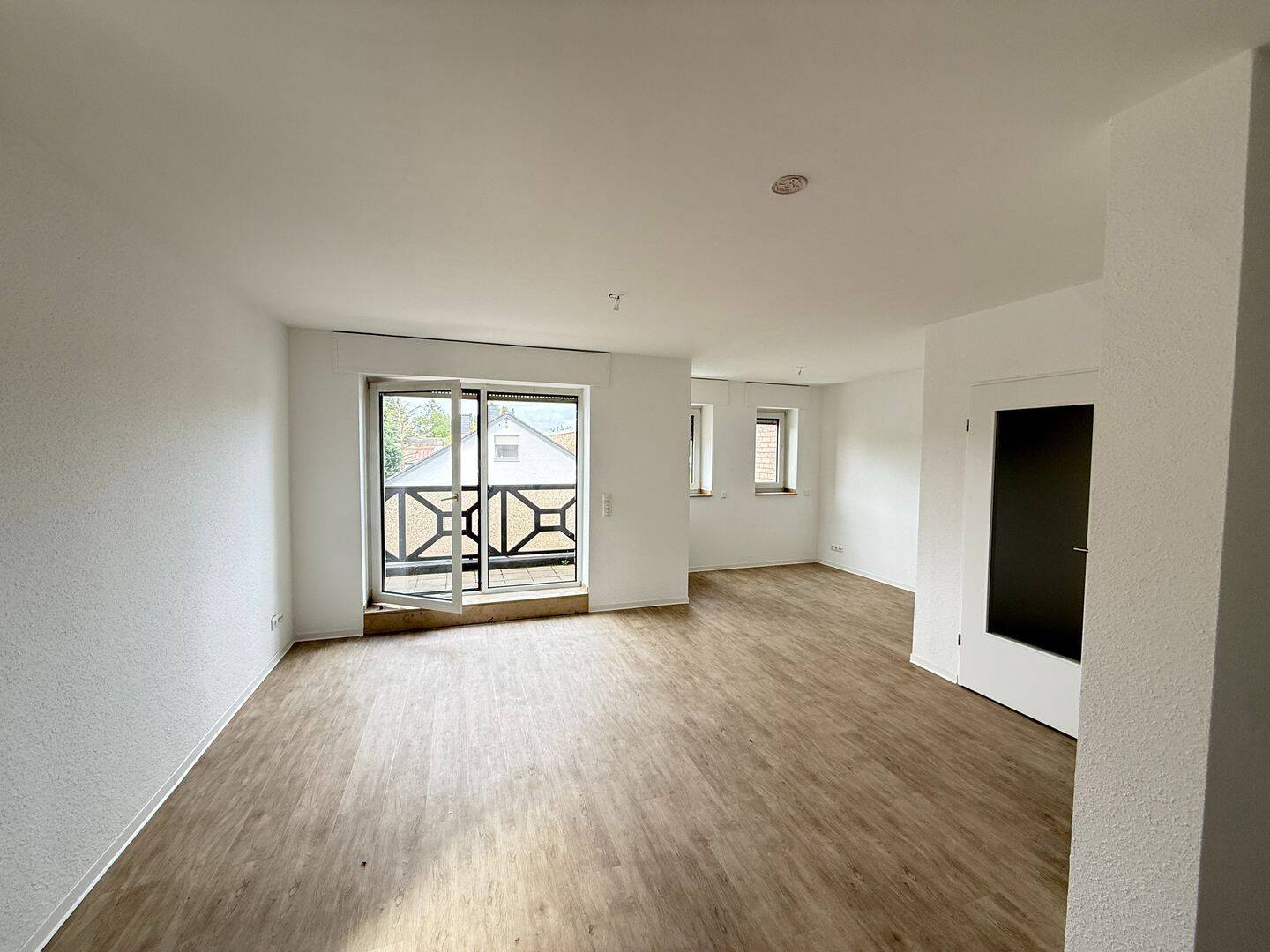 Großzügige 2 Zimmer in zentrumsnaher ruhiger Lage, 52428 Jülich