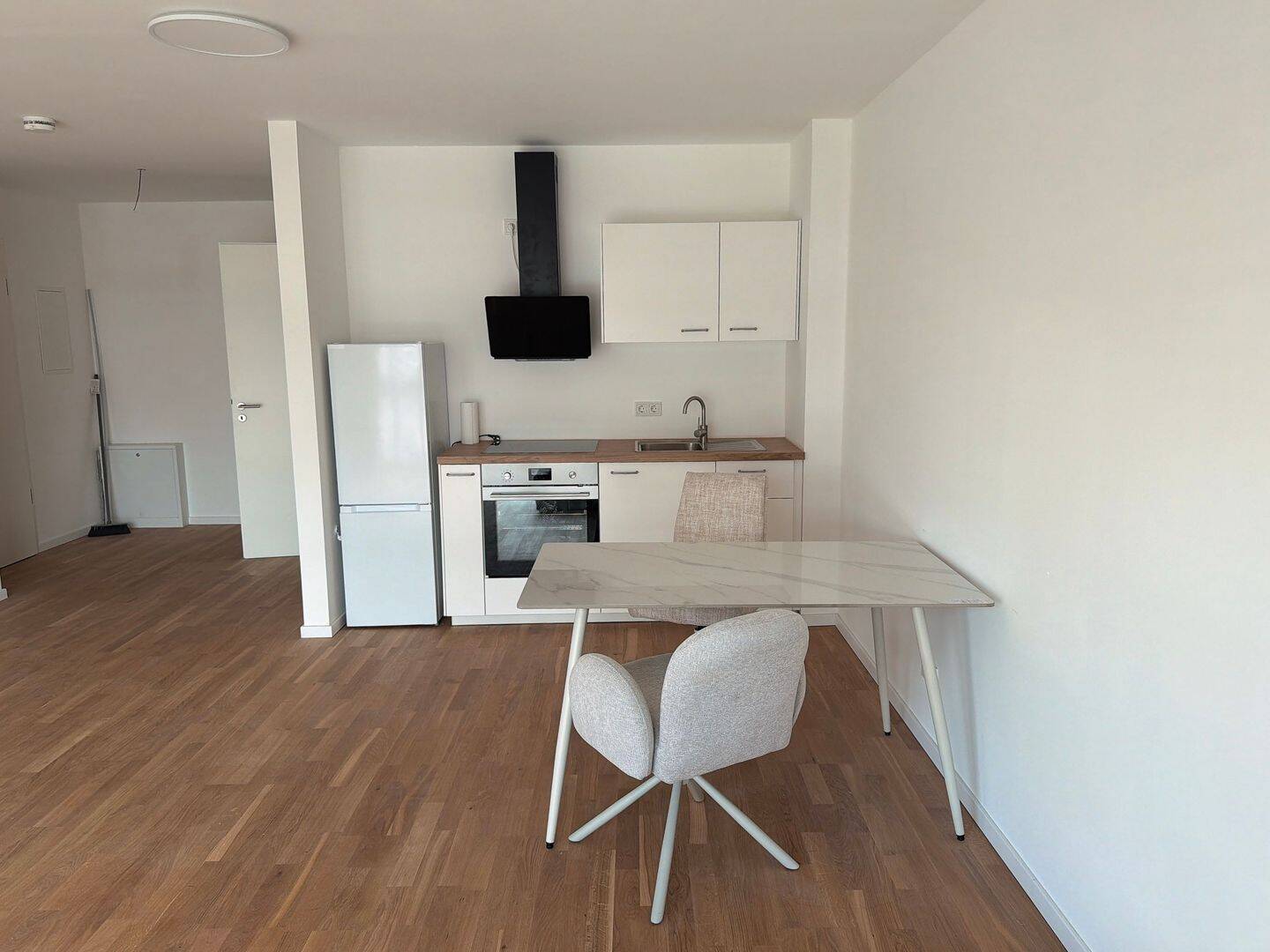Erstbezug ,Neubau teilmöbeliert mit Einbau Küche, 50968 Köln (Rodenkirchen)