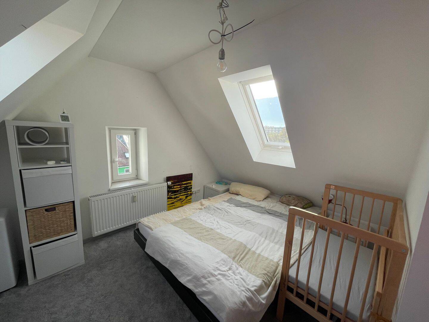 Charmante 4-Zimmer-Altbauwohnung auf zwei Ebenen – zentrumsnah wohnen in Regensburg!, 93053 Regensburg (Galgenberg Kasernenviertel Kumpfmühl-Ziegetsdorf-Neuprüll Oberisling-Graß)