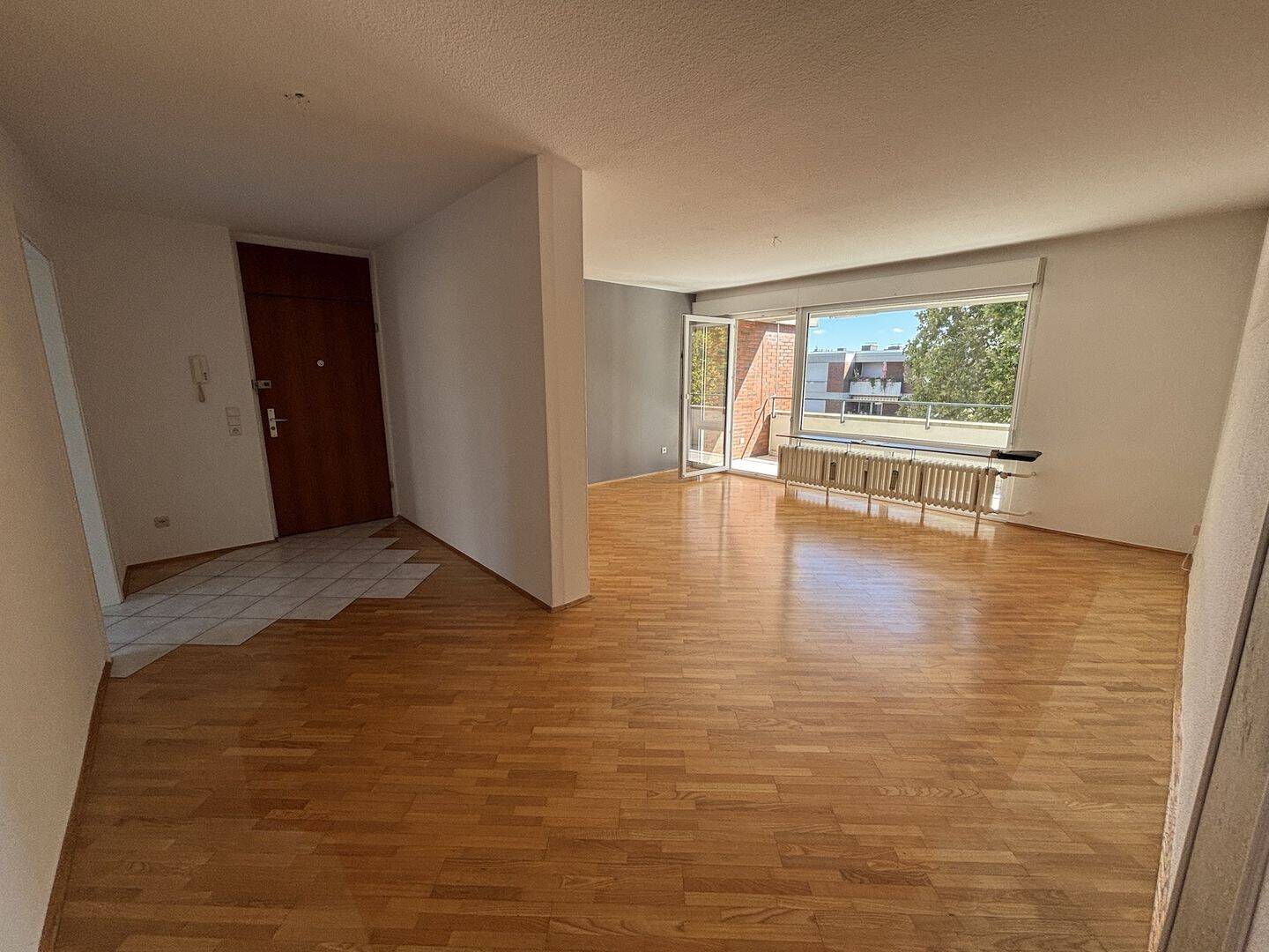 Wohnen in begehrter Lage von Ludwigshafen-Süd – 4 Zimmer, Loggia und großzügiges Raumgefühl, 67061 Ludwigshafen am Rhein (Mitte Süd)