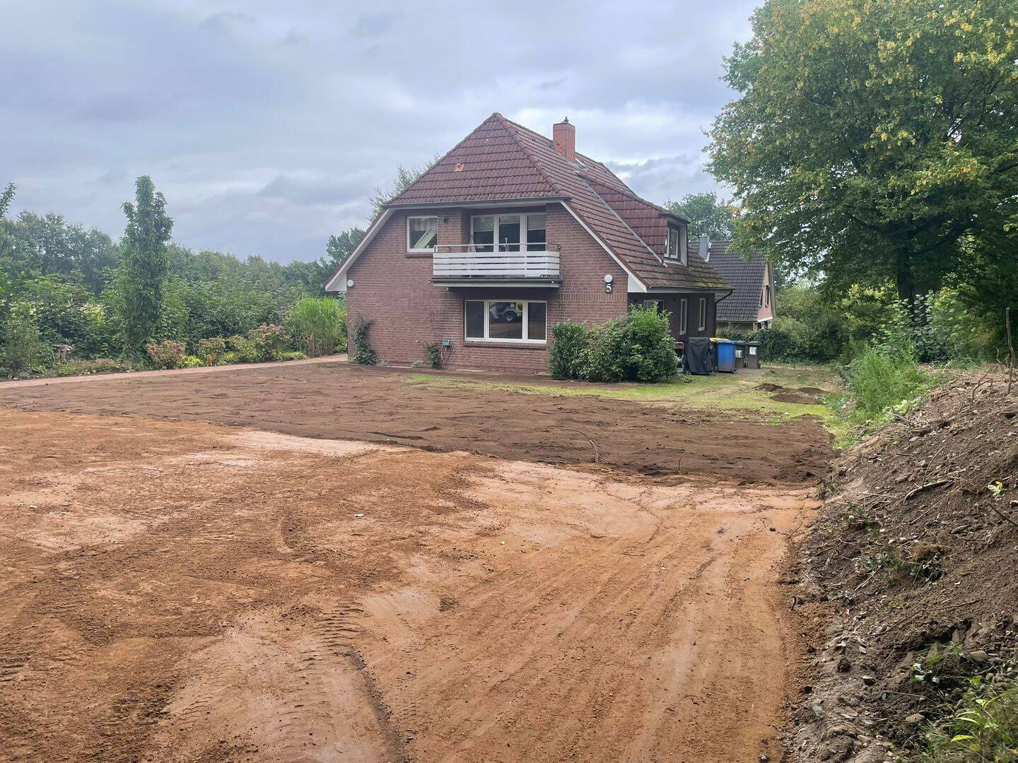 Wohnen in absoluter Ruhe: Charmante Dachgeschosswohnung mit Loggia direkt am Feldrand, 21465 Reinbek