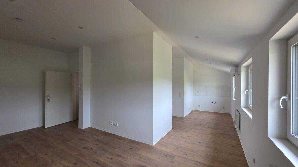 +++Charmante 3-ZKB-Dachgeschosswohnung in Saarbrücken-Dudweiler+++, 66125 Saarbrücken