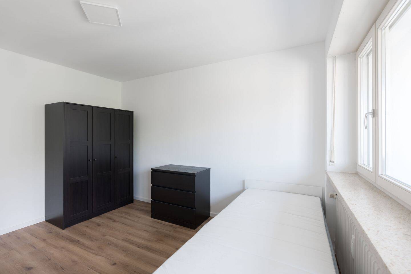 B8Z1: Möbliertes Zimmer Inkl. Nebenkosten & Strom, 86165 Augsburg (Lechhausen)