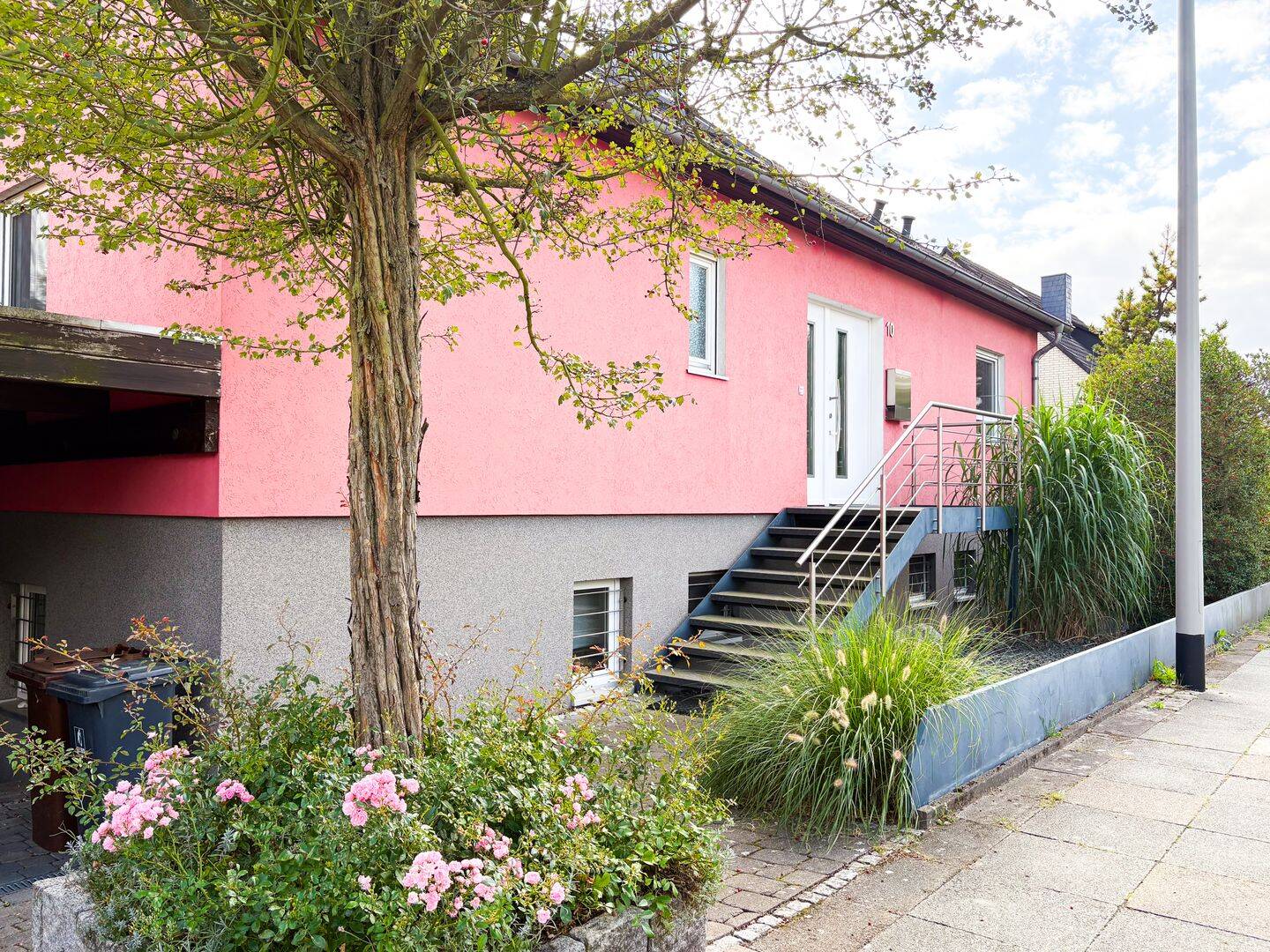 Viel Raum für Ihre Wohnideen – freistehendes Einfamilienhaus in grüner Lage, 30627 Hannover