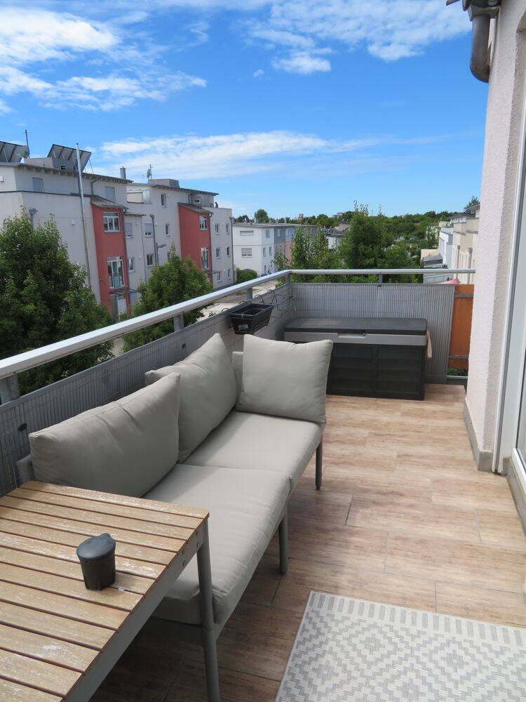 Preissenkung! Hell, gepflegt, großer Balkon mit Markise, zwei TG-Plätze!, 86368 Gersthofen