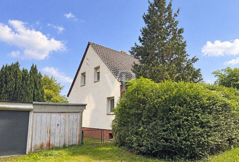 Solide Doppelhaushälfte mit Garten und Ausbaupotenzial in ruhiger Lage von Finsterwalde, 3238 Finsterwalde