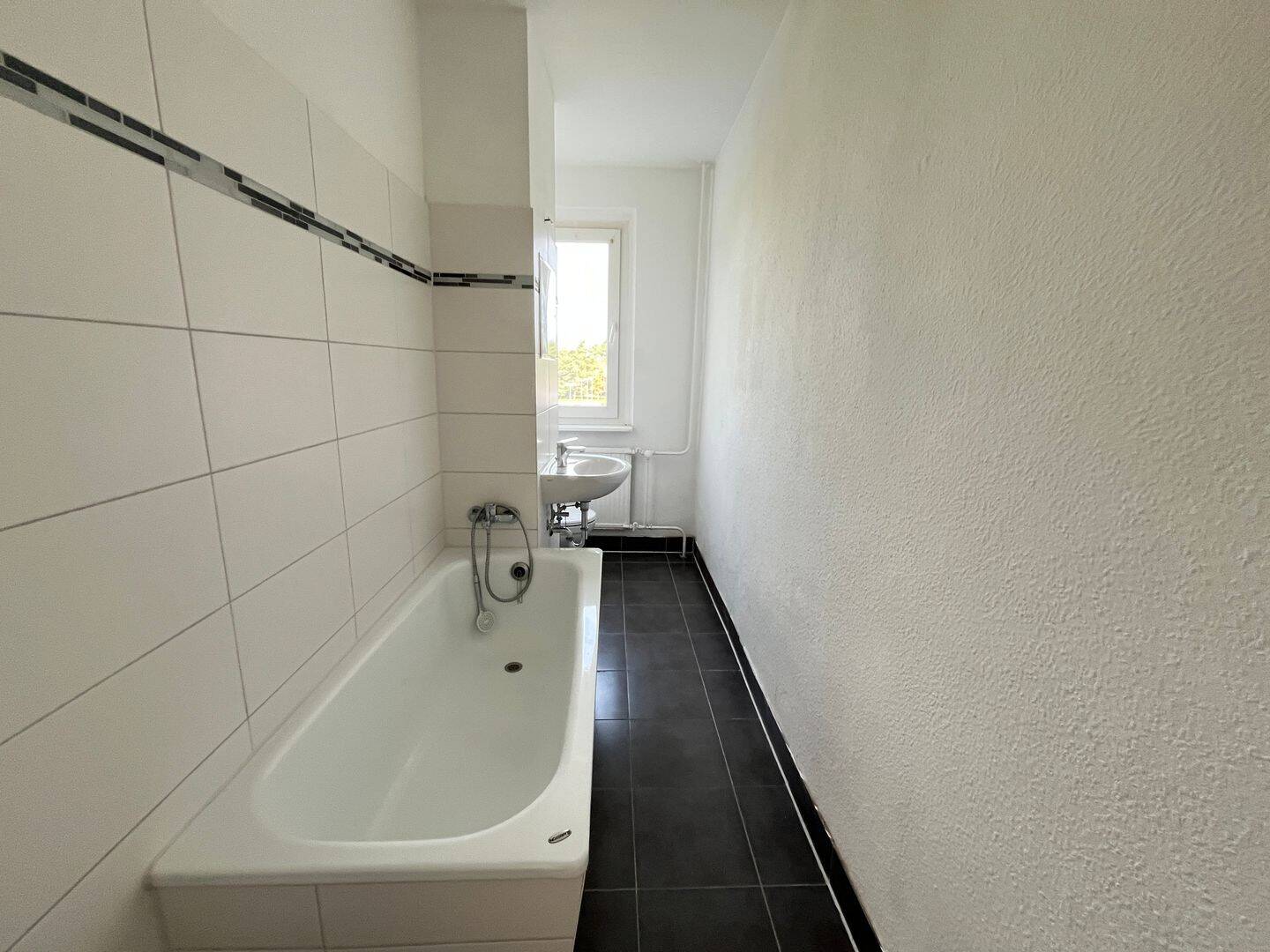 Neuer Wohntraum gesucht? Modernes Bad & gemütliches Zuhause inklusive, 4849 Bad Düben