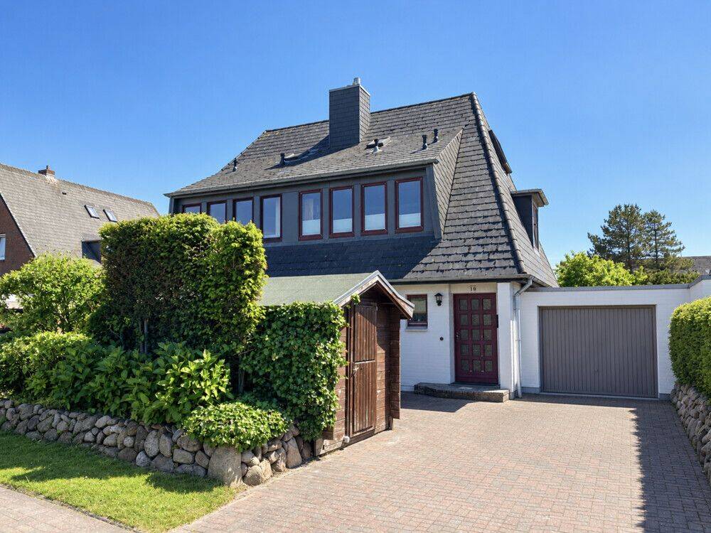 Renovierte Doppelhaushälfte mit Garten – zentral gelegen auf Sylt, 25980 Sylt