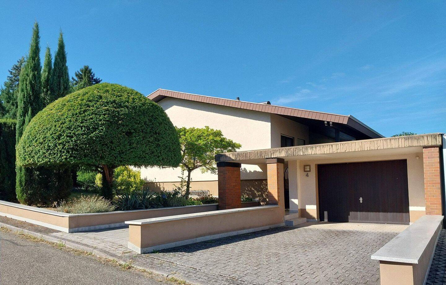 Freistehendes EFH auf über 1.000 m² – ruhig, sonnig, mit vielseitigem Untergeschoss – Nähe Freiburg, 77971 Kippenheim